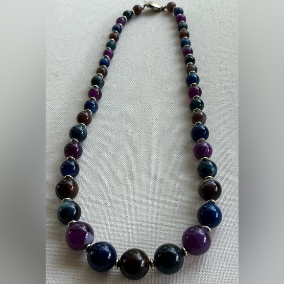Elegant Multicolor Beaded Necklace - Picture 1 of 4
